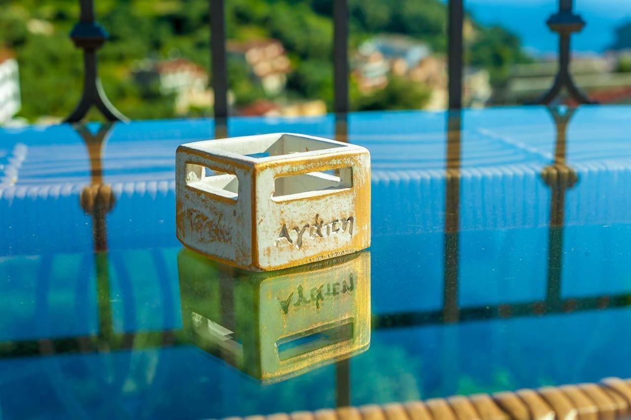 Natura Luxury Suites ปาร์กา ภายนอก รูปภาพ