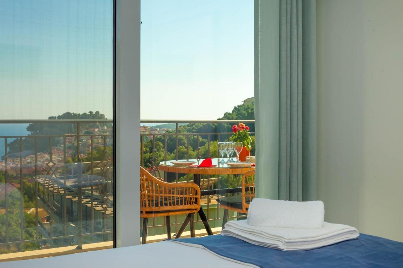 Natura Luxury Suites ปาร์กา ภายนอก รูปภาพ
