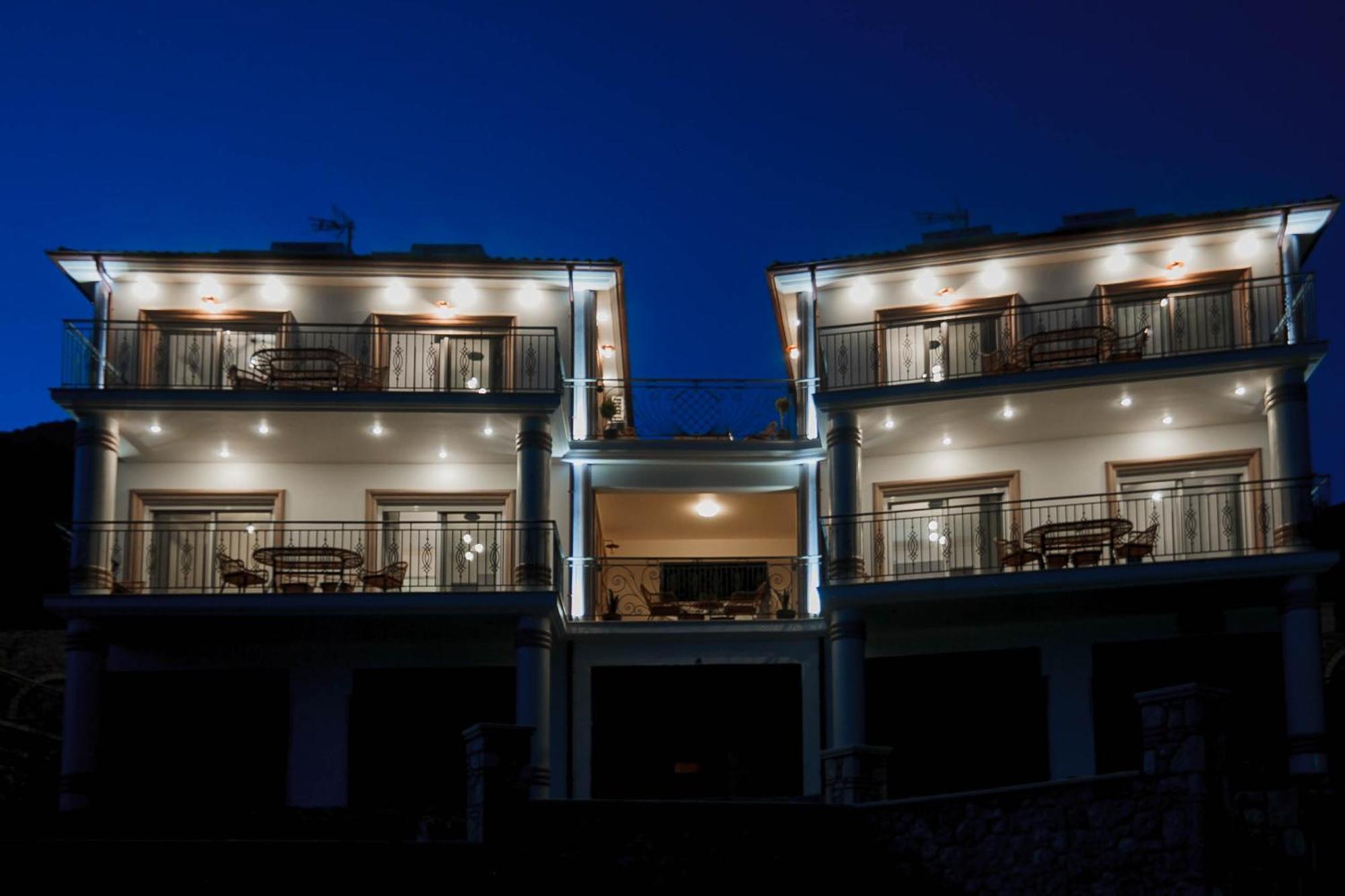 Natura Luxury Suites ปาร์กา ภายนอก รูปภาพ